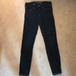 AE dark denim skinny jeans - size 4 short